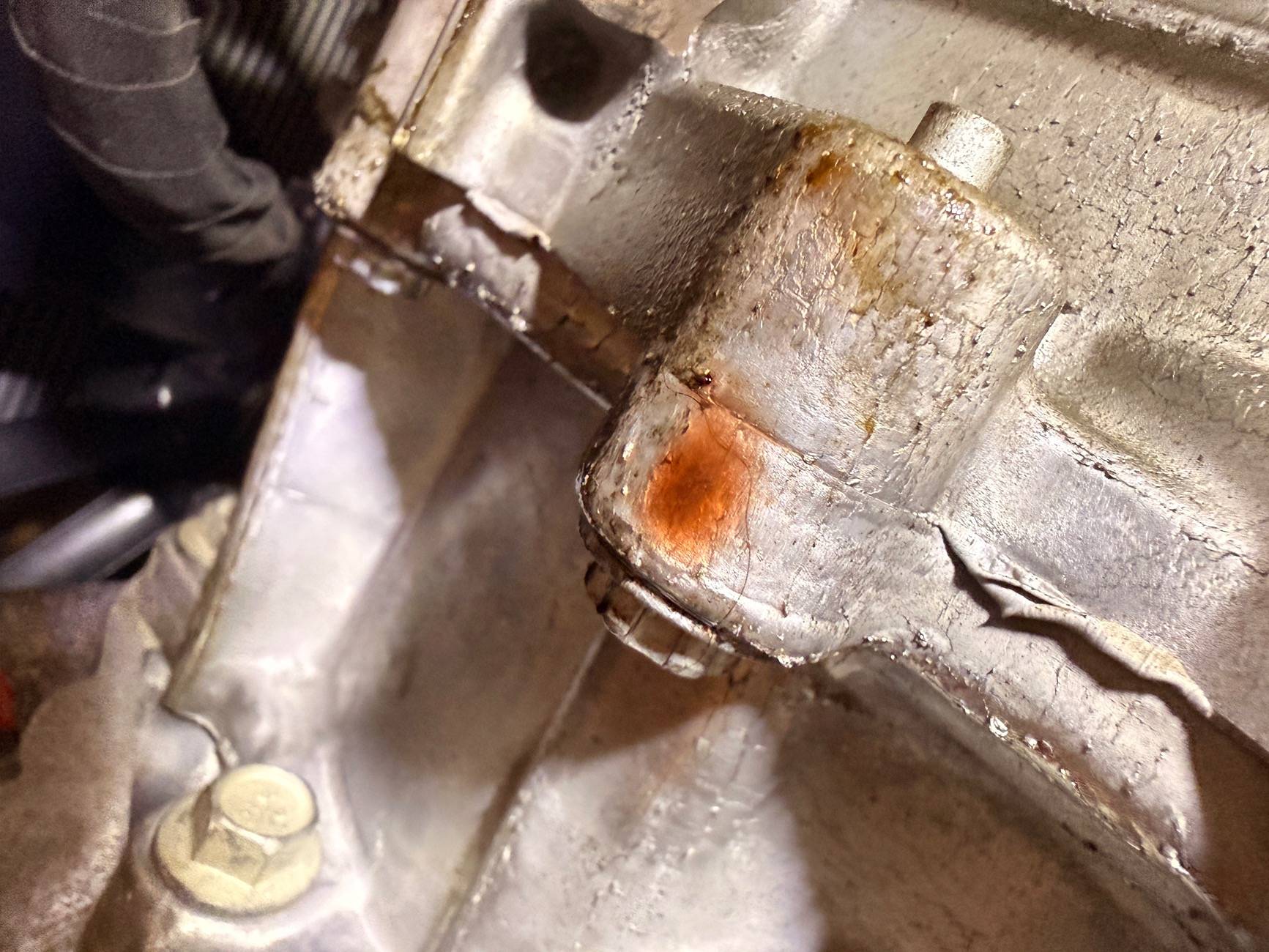 Ford Maverick 2024 Maverick Small Transmission leak Hybrid IMG_0857