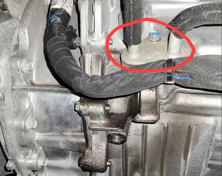Ford Maverick 2024 Maverick Small Transmission leak Hybrid 1740597718482-58