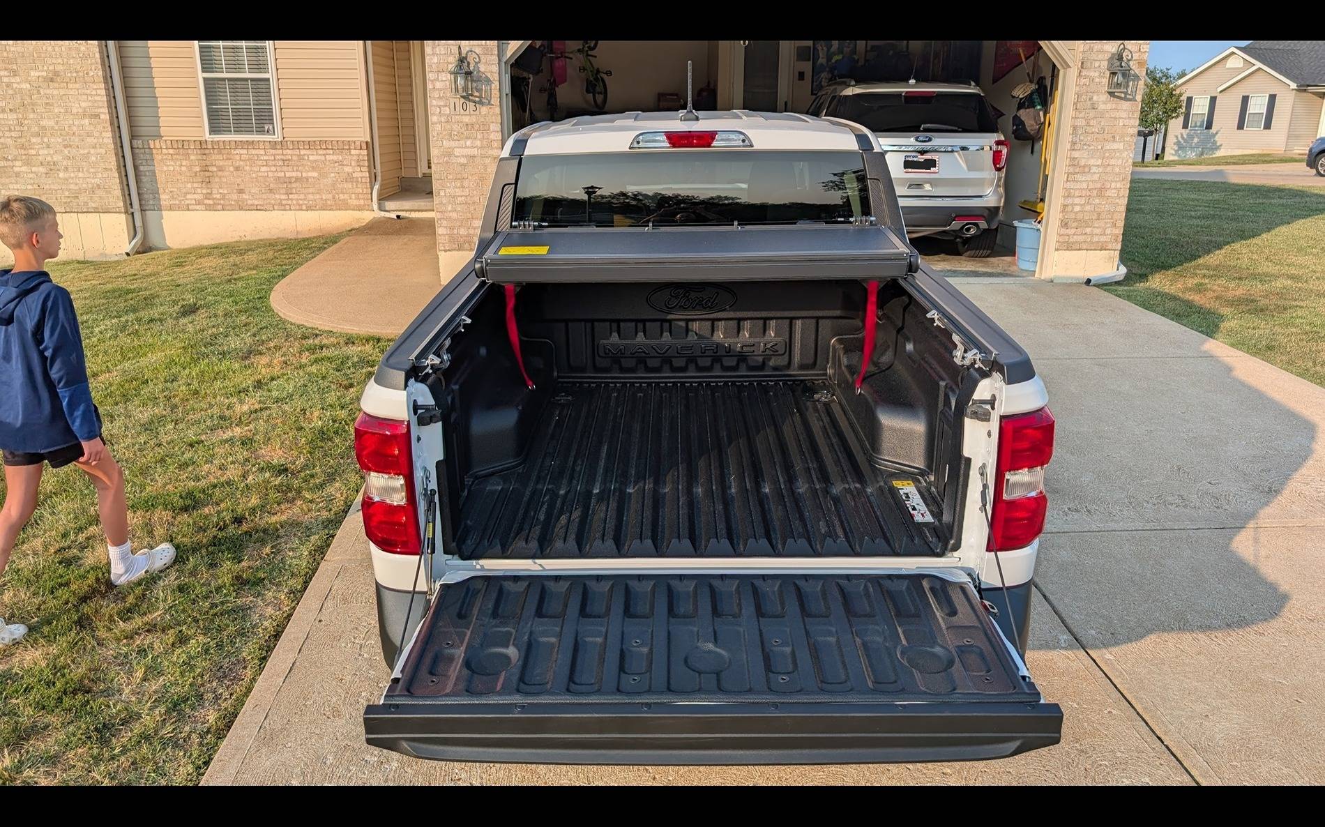 Ford Maverick Rough Country Tri-fold Tonneau is a winner Screenshot_20240919_202326_Photos