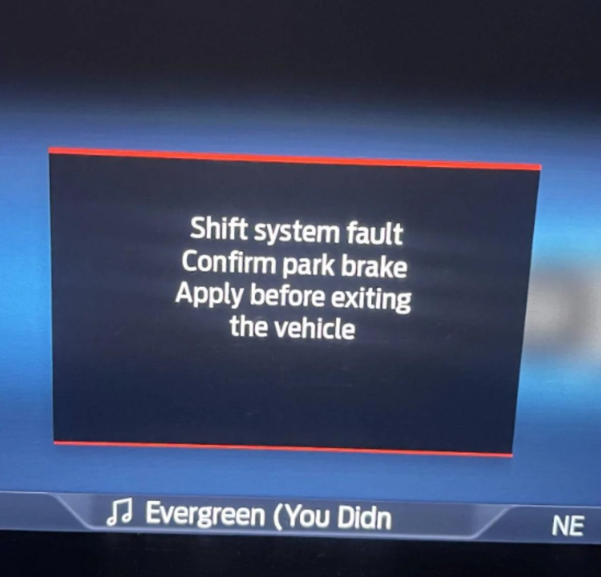 Ford Maverick 2025 - Shift system fault Confirm park brake Apply before exiting the vehicle IMG_8007
