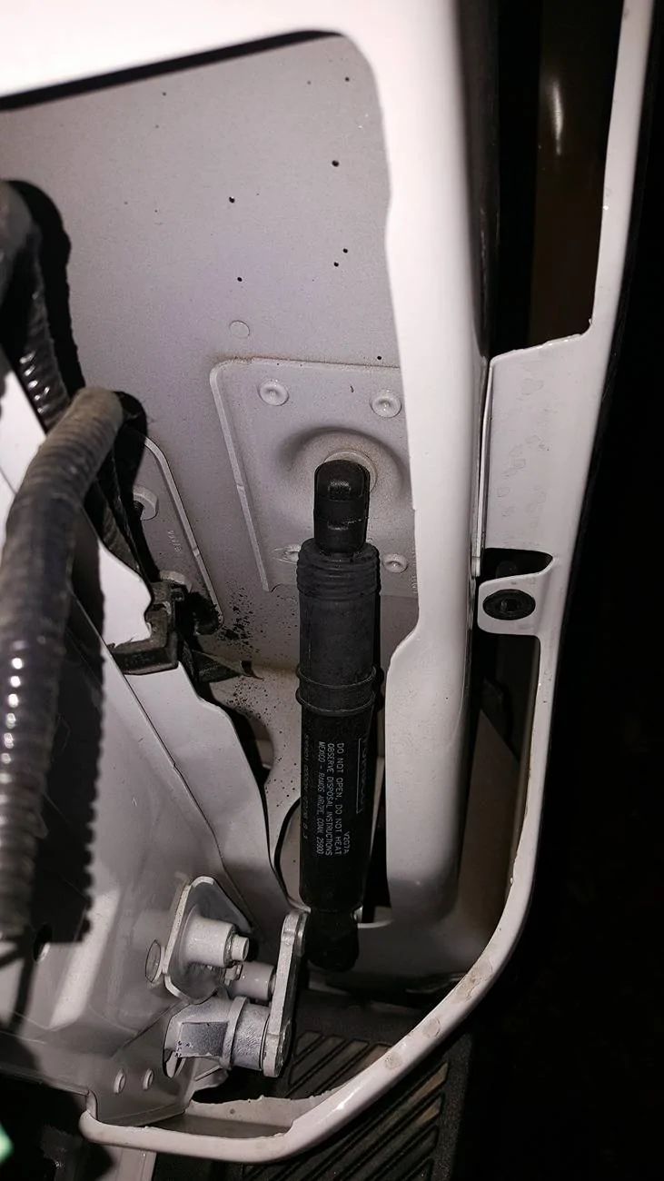 Ford Maverick Tailgate Assist? 20161111_194102