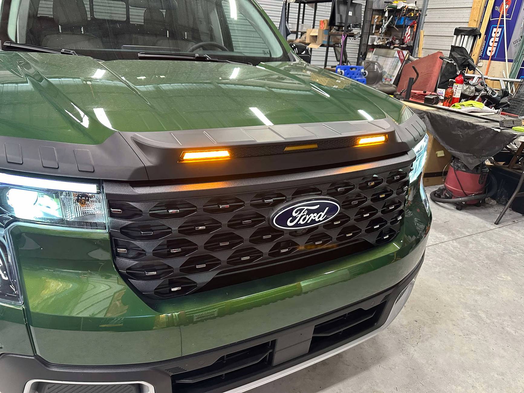 Ford Maverick Mabett | Hood Deflector with 3 Yellow Lights – Now Available! 🚀 474914720_2422619918103207_6408743747688714981_n
