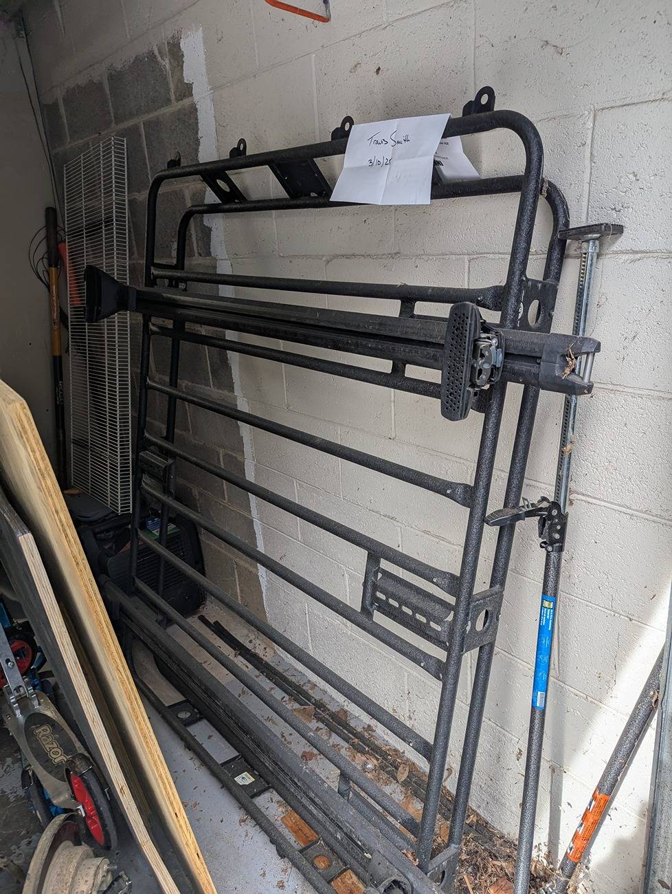Ford Maverick Yakima HD bars and roof basket PXL_20250310_201108219