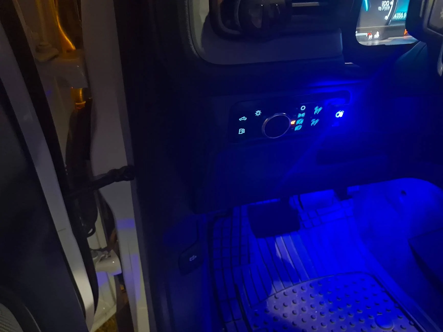 Ford Maverick Diode Dynamics Fog Lights Installed - Experience & Photos Night Time Fog Light Switch Powered On