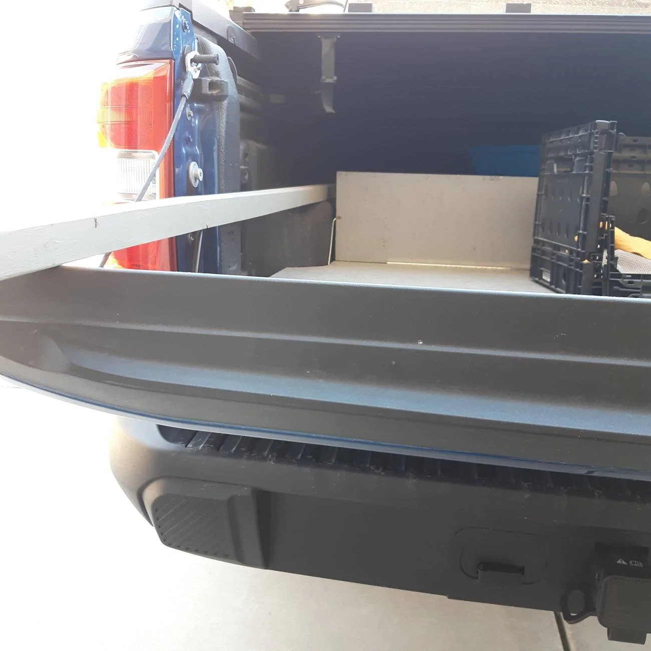 Ford Maverick Tailgate cables - should both be taut? 20250317_134405