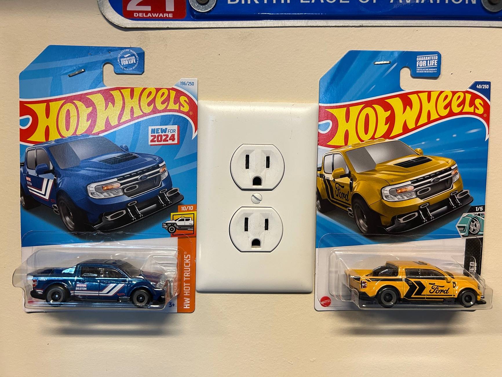 Ford Maverick Matchbox vs Hot Wheels Mavericks IMG_0397