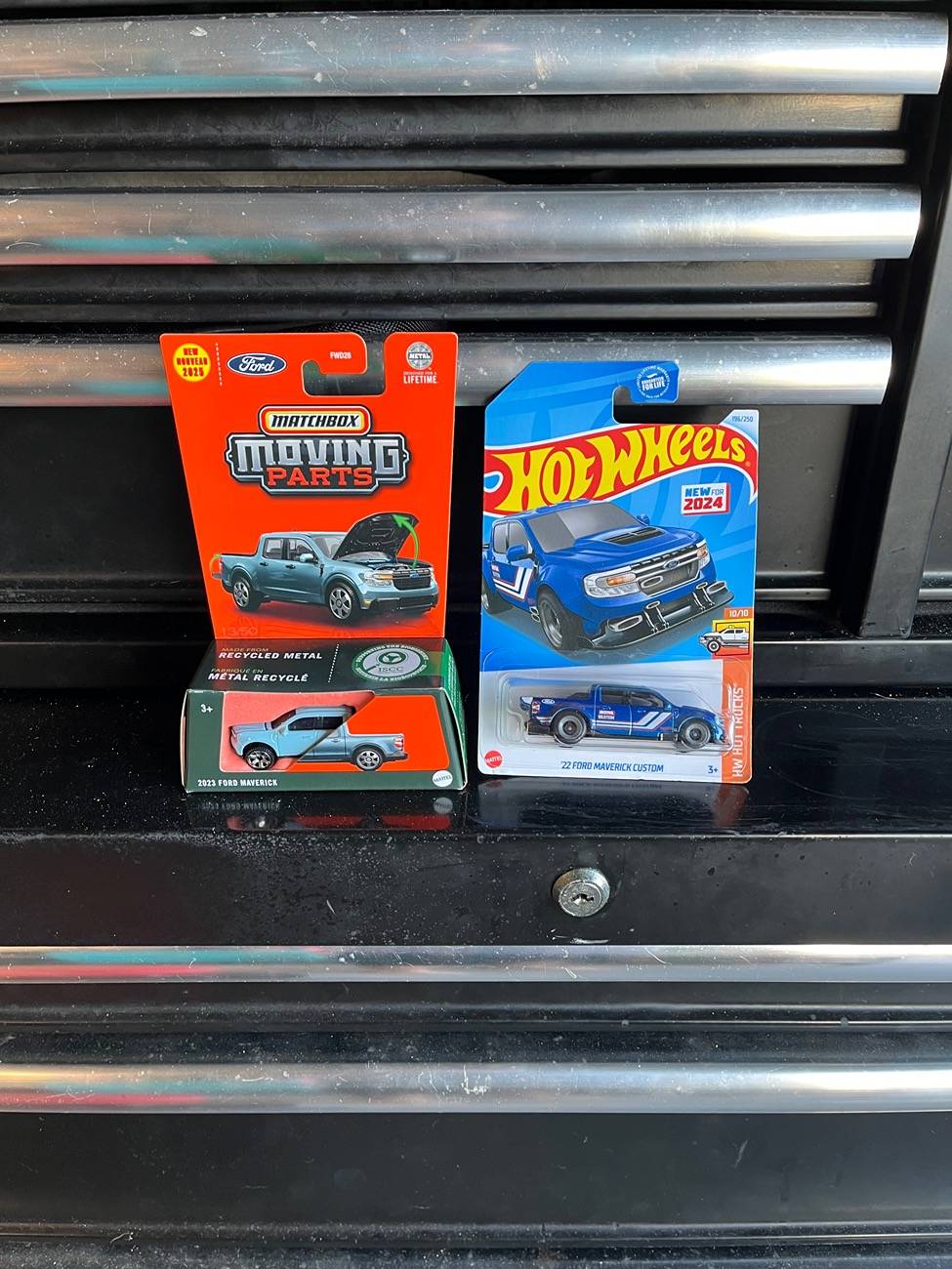 Ford Maverick Matchbox vs Hot Wheels Mavericks IMG_2710