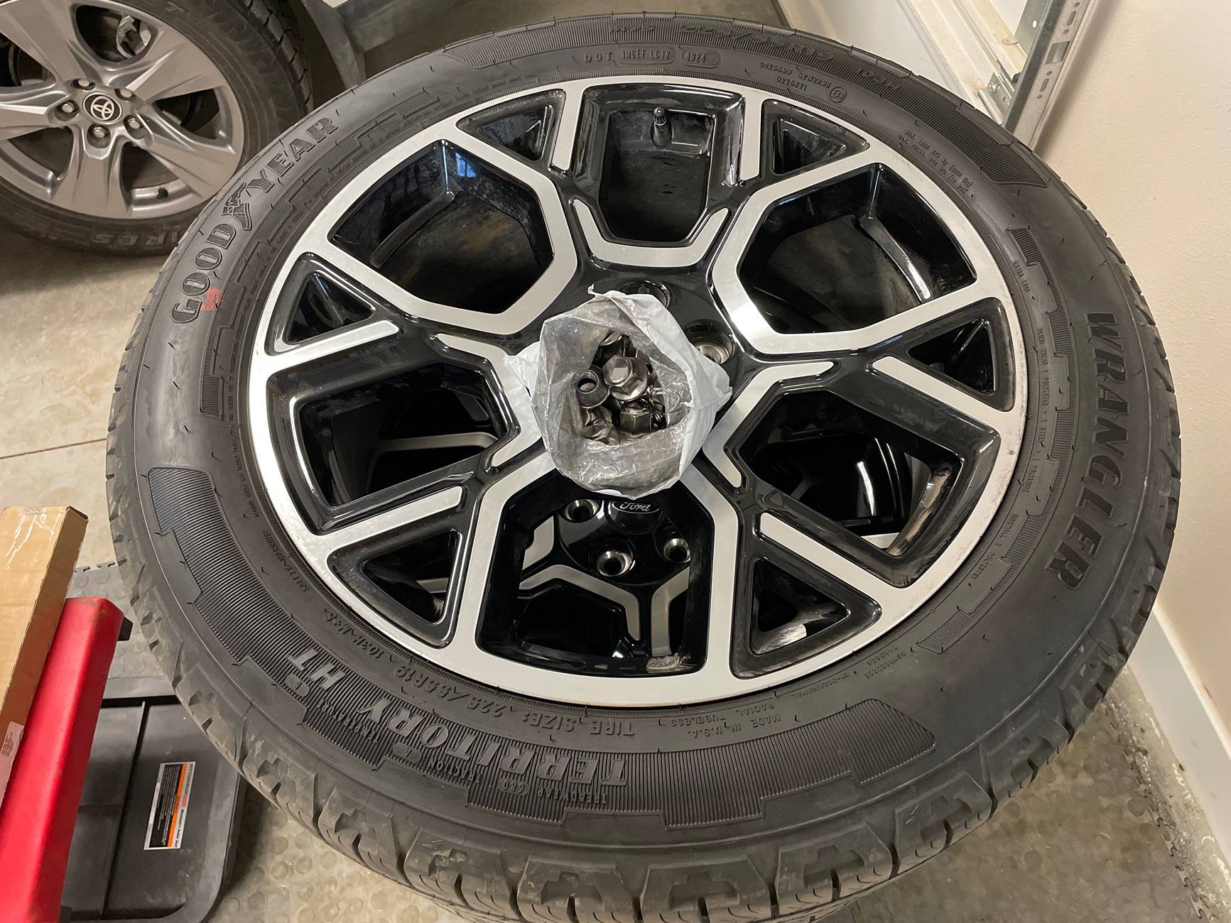 Ford Maverick FS/Trade: 2025 Lariat Wheel Set  (Rims, Tires, TPS, Lug Nuts) < 500 miles, $1150 / Best Offer IMG_8256