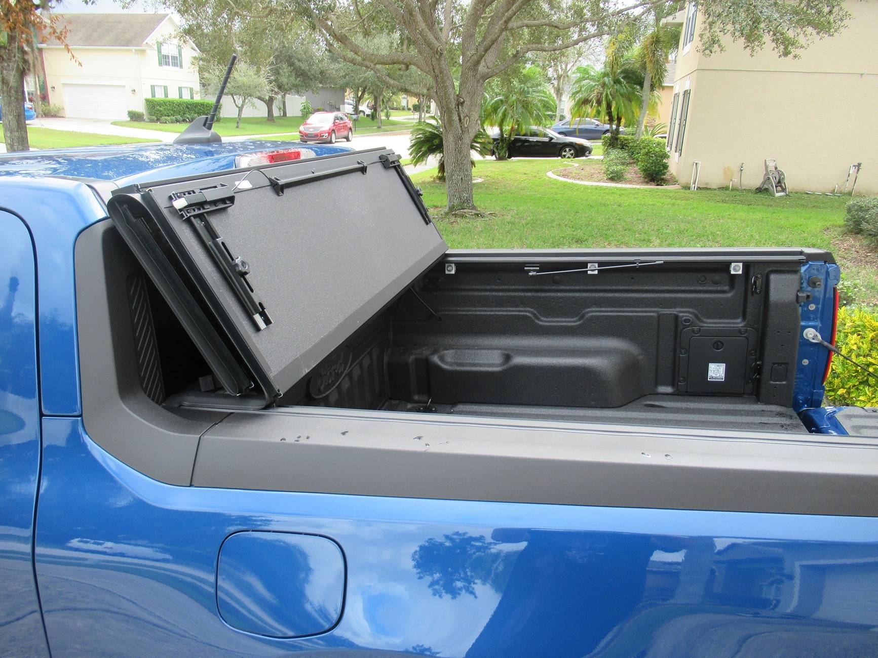 Ford Maverick Hard tonneau cover. Does it flip up? IMG_9704.JPG