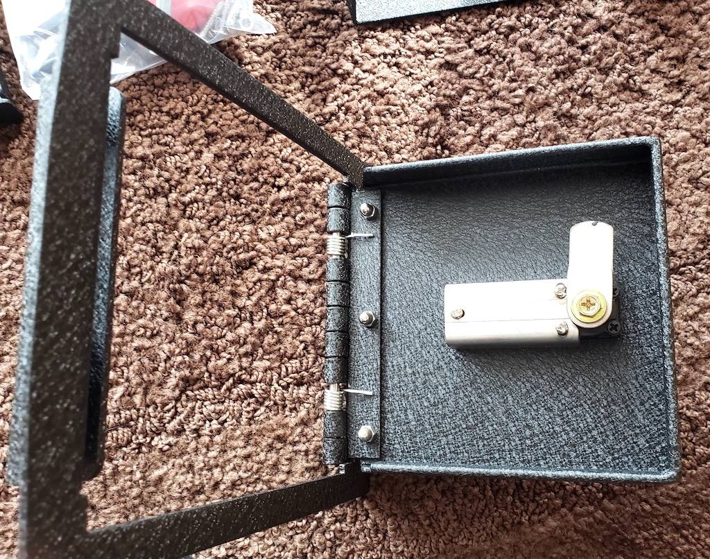 Ford Maverick Anyone use the Muslogy Center Console Vault? 20250328_161531