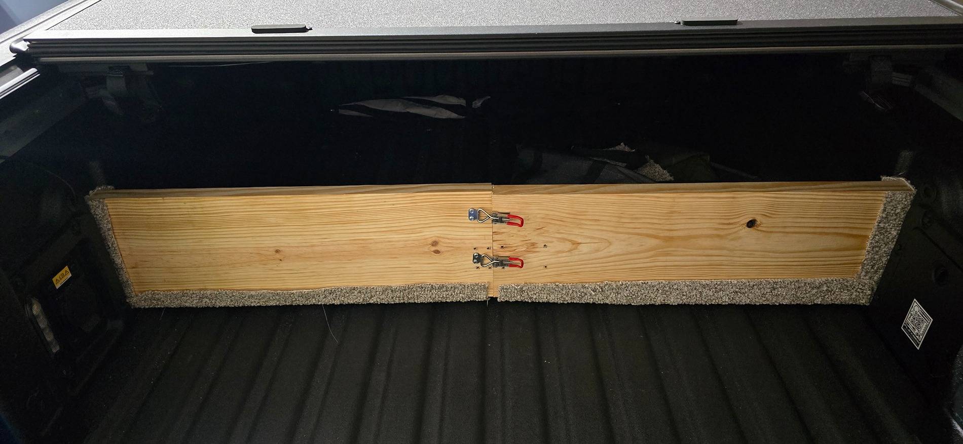 Ford Maverick Keeping storage items from sliding forward in the bed 1000026367