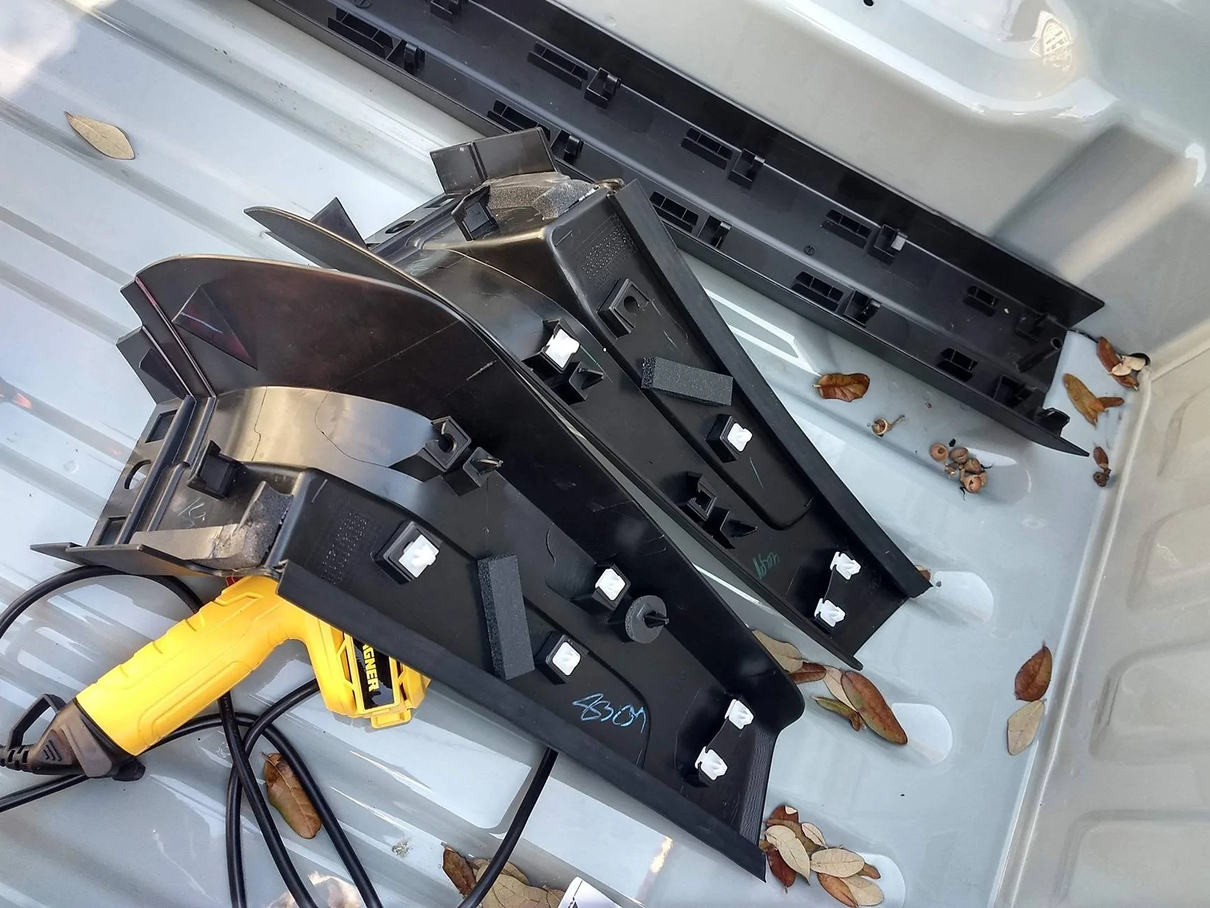 Ford Maverick Plastic bed trim removal? Plastic_Trim