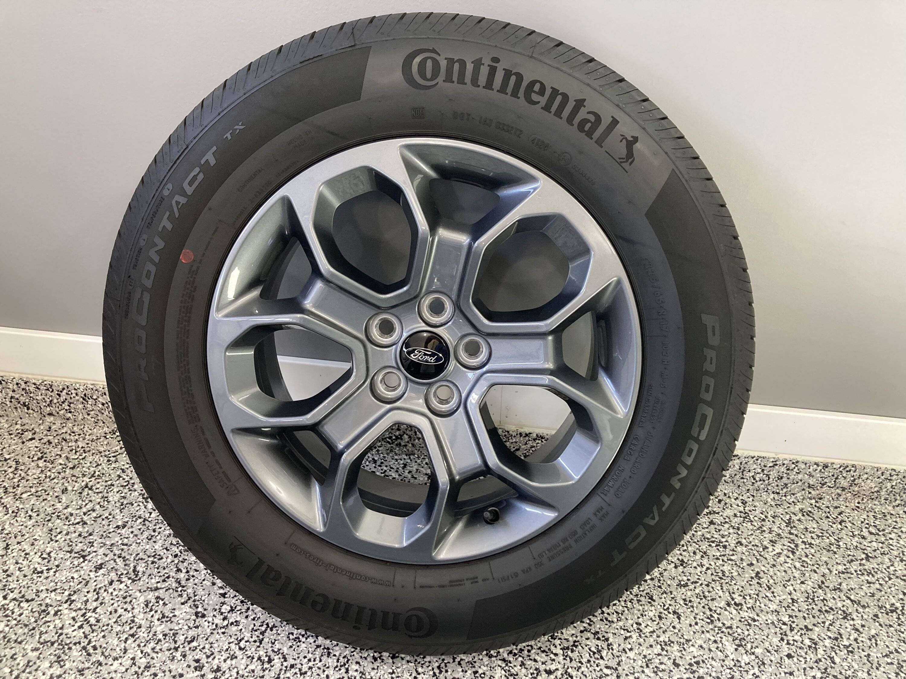 Ford Maverick 2025 Take off stock XLT Rims and Tires CD9E8B43-1AB5-4188-853B-B8B062E3119B