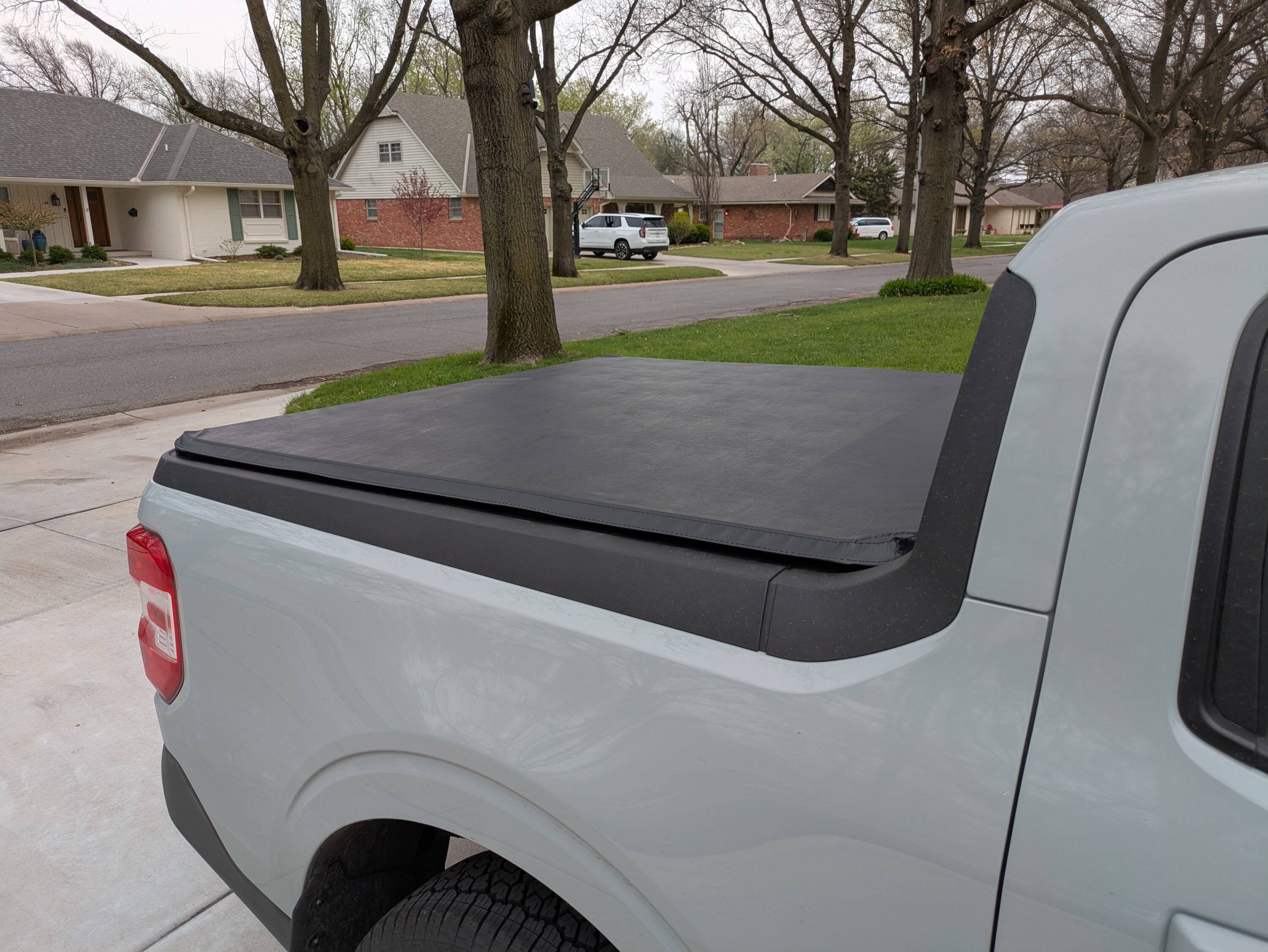 Ford Maverick Ford factory soft tri-fold -$100 OBO PXL_20250401_222111253