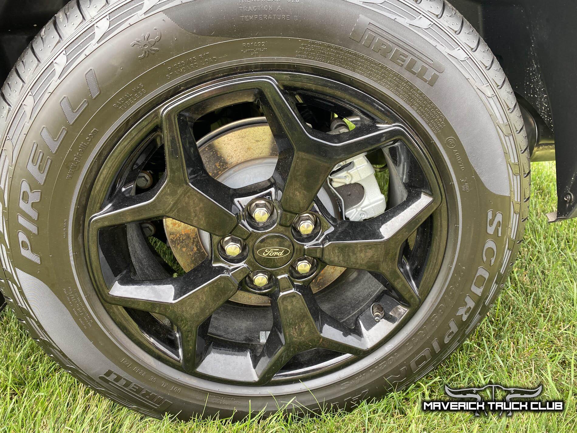 Cactus Gray 2022 Ford Maverick Lariat FX4 Tonneau Cover Black Wheels 2.jpg