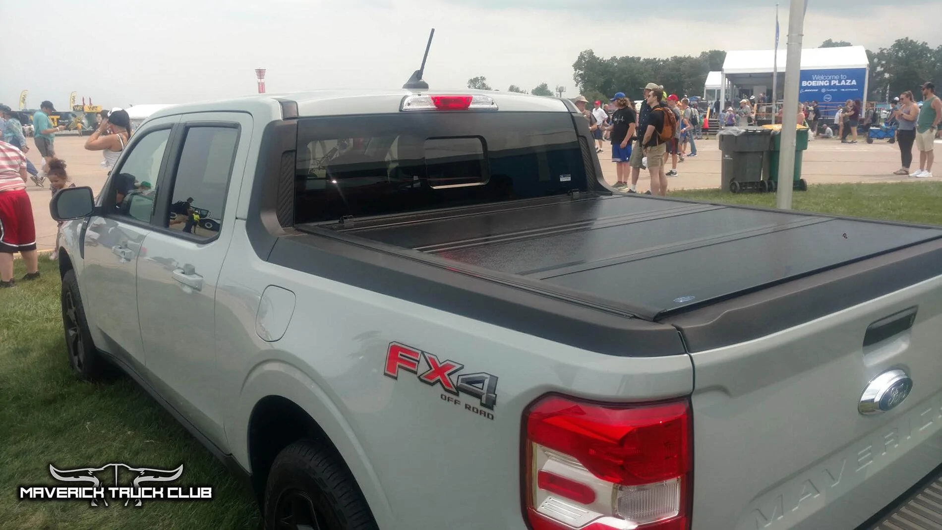 Cactus Gray 2022 Maverick Lariat FX4 Tonneau Cover Black Wheels 1.jpg