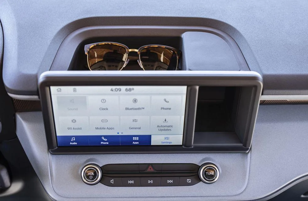 Ford Maverick Lose the sunglasses storage with moonroof option? ford-maverick-2l-ecoboost-awd-lariat-17-1623151342