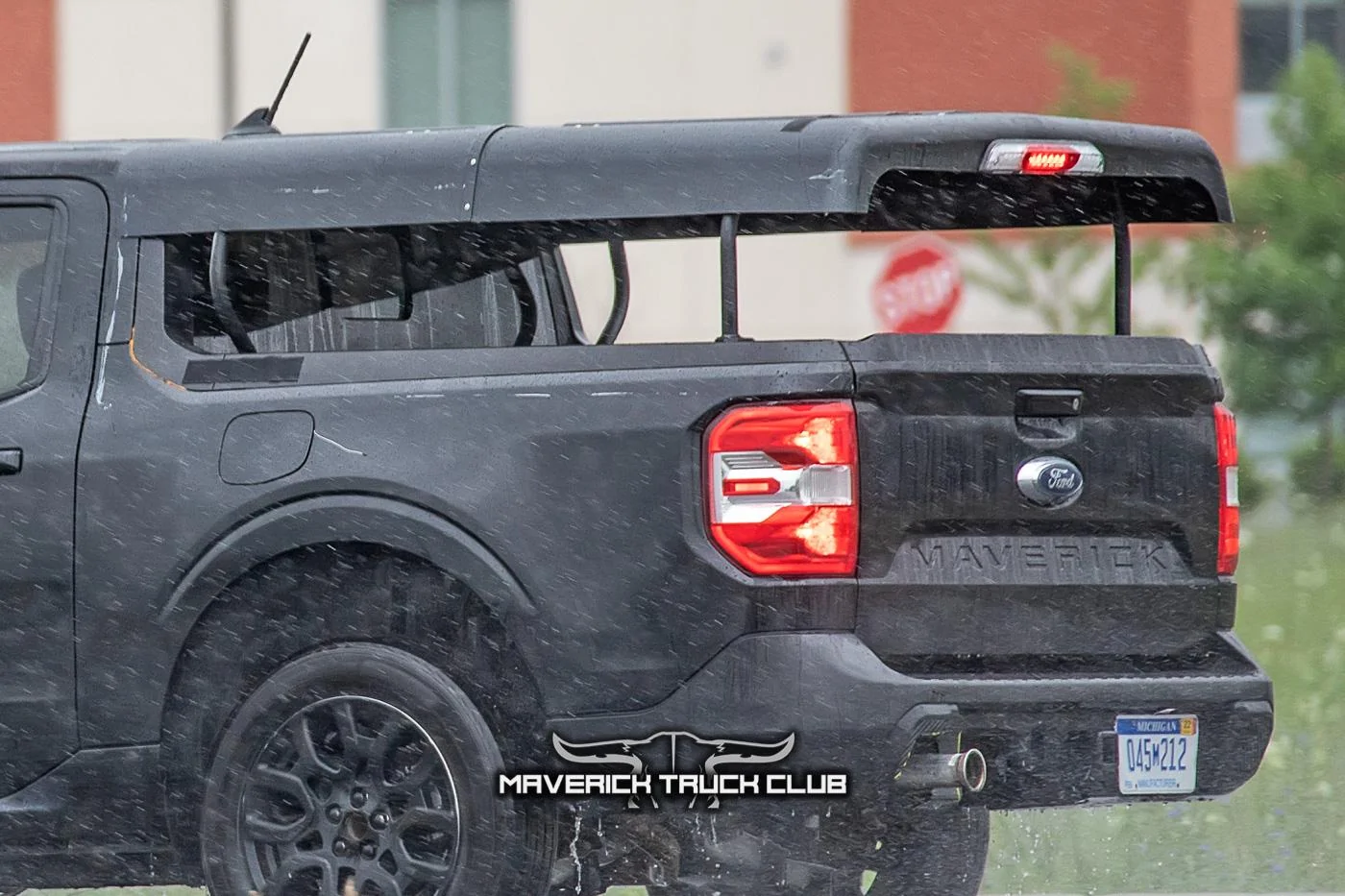 Ford Maverick Spied: Maverick's Fake Bed Cap Roof Revealed On Undisguised Prototype 2022-maverick-fake-roof-undisguised-8