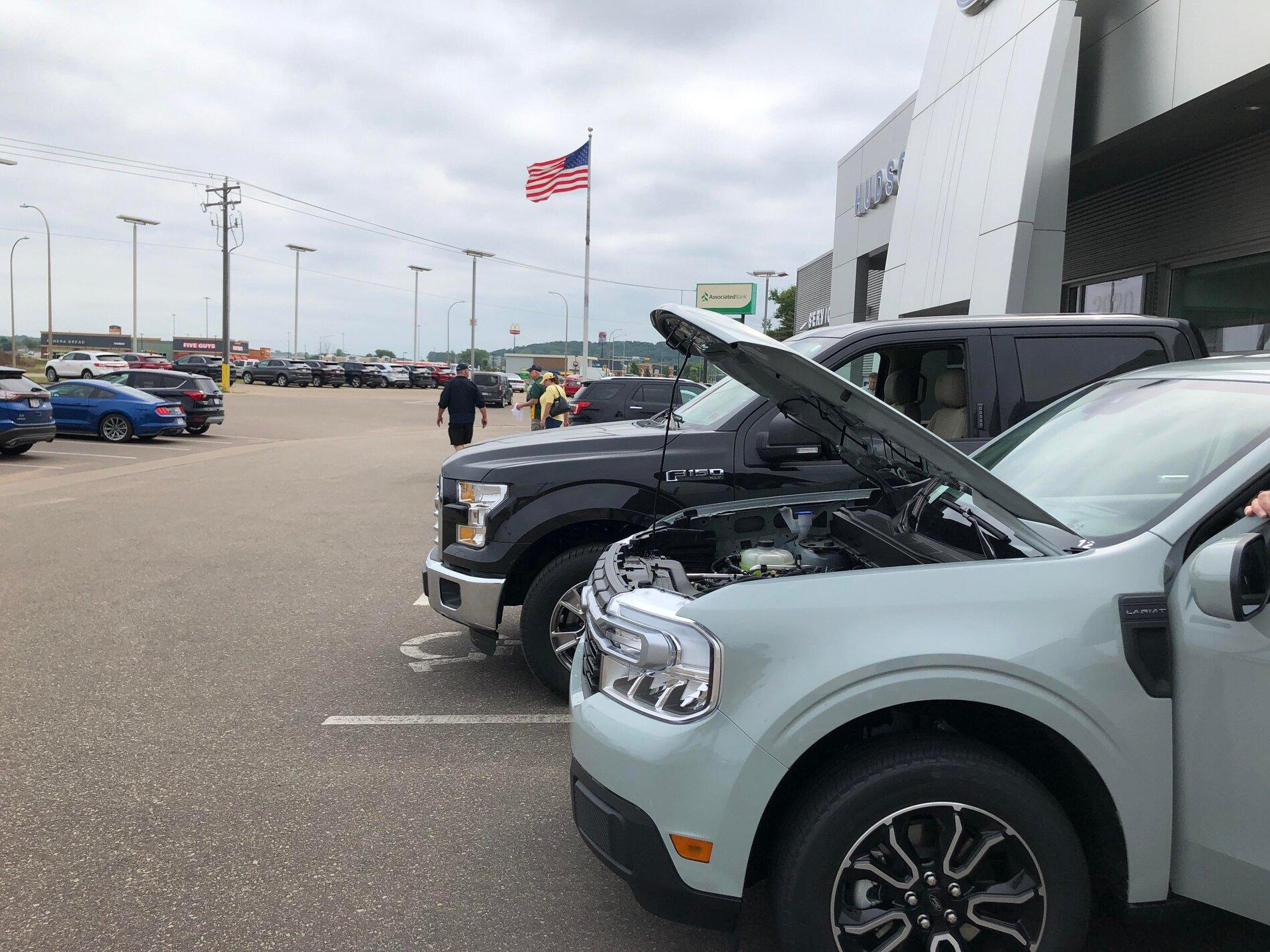 Ford Maverick Pics: Maverick Lariat in Cactus Gray - Next to F150, Interior, Engine Compartment, Spare Tire, Undercarriage 2022 Maverick Cactus Gray 2