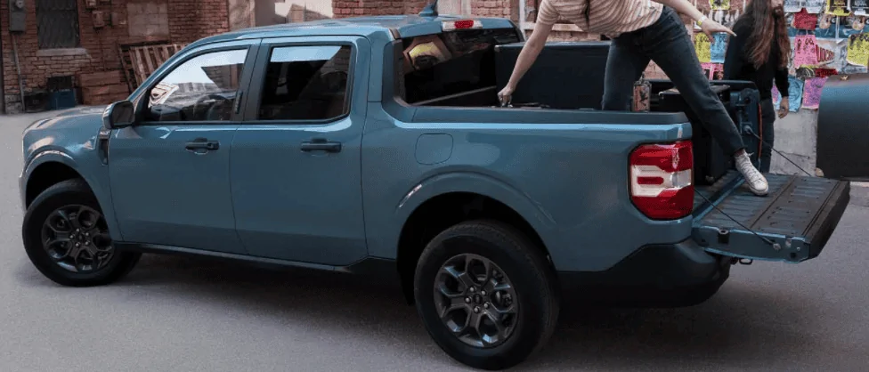 Ford Maverick Ford Maverick vs Bronco size comparison & Area 51 vs Cactus Gray 1628213049817