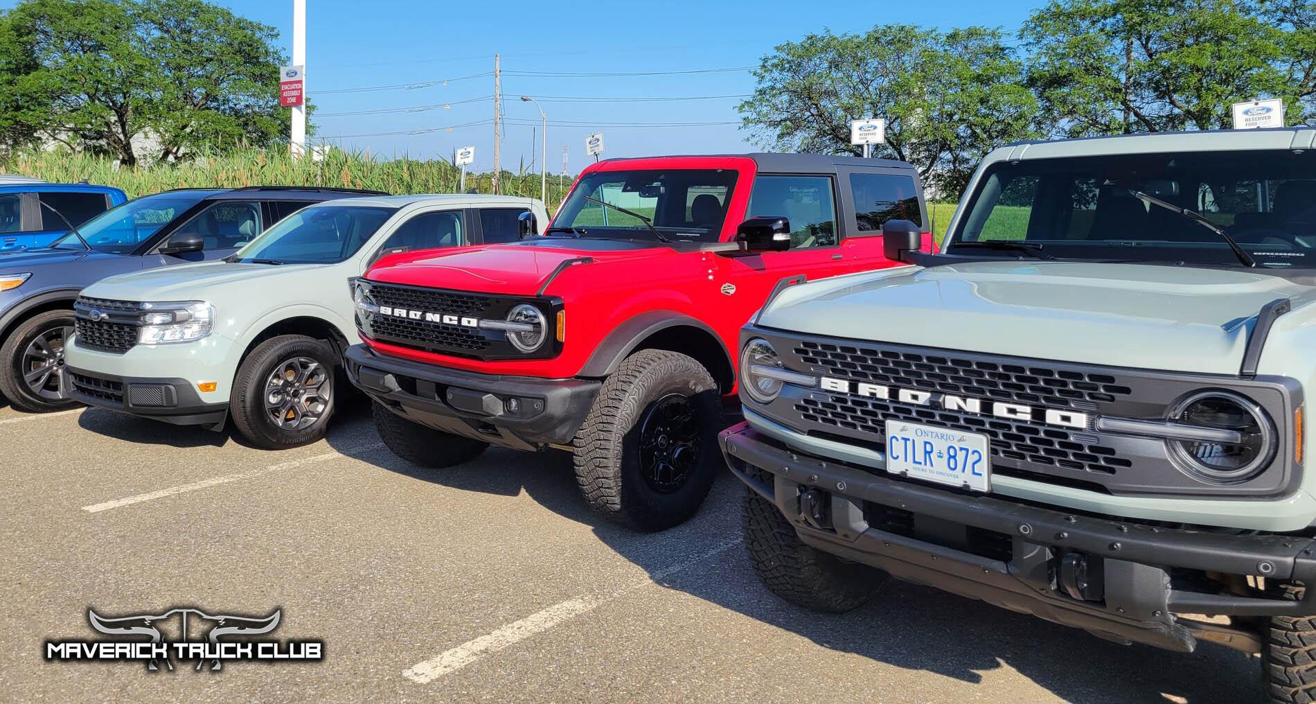 Ford Maverick 2022 Maverick colors compared in lineup featuring: Cyber Orange, Alto Blue, Hot Pepper Red, Area 51, Cactus Gray 20210805_174132