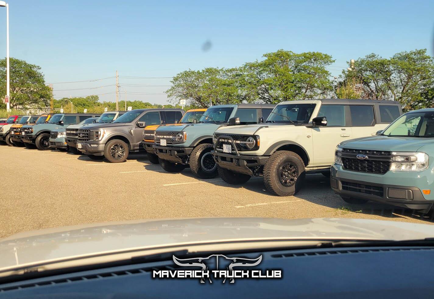 Ford Maverick 2022 Maverick colors compared in lineup featuring: Cyber Orange, Alto Blue, Hot Pepper Red, Area 51, Cactus Gray 20210805_175543