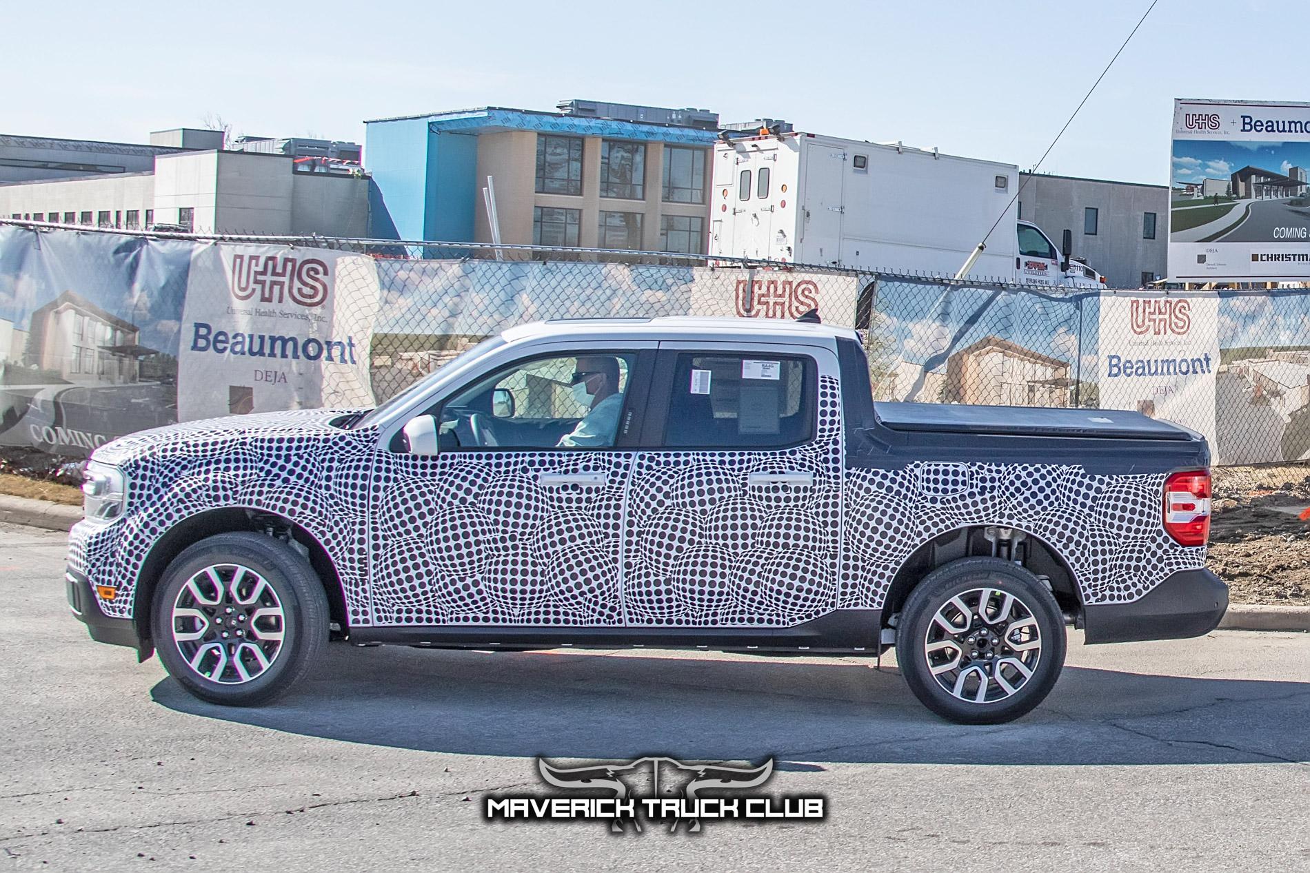 Ford Maverick Ford Maverick New Grille and Wheels Option Caught Testing in Public 2022-ford-maverick-pickup-spied-11-