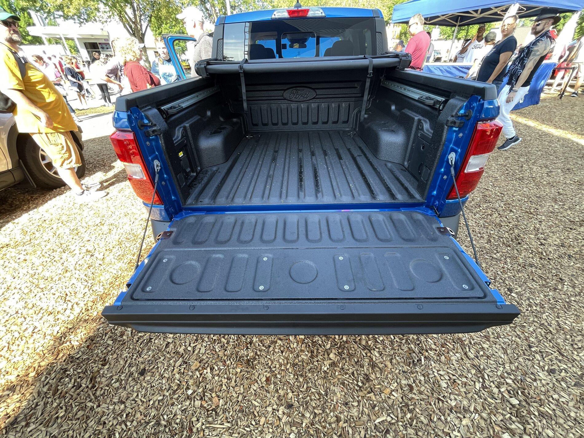 Ford Maverick Peragon Tonneau covers - company is "looking into it" for Maverick -blue-2022-ford-maverick-xlt-fx4-pickup-pics-3-