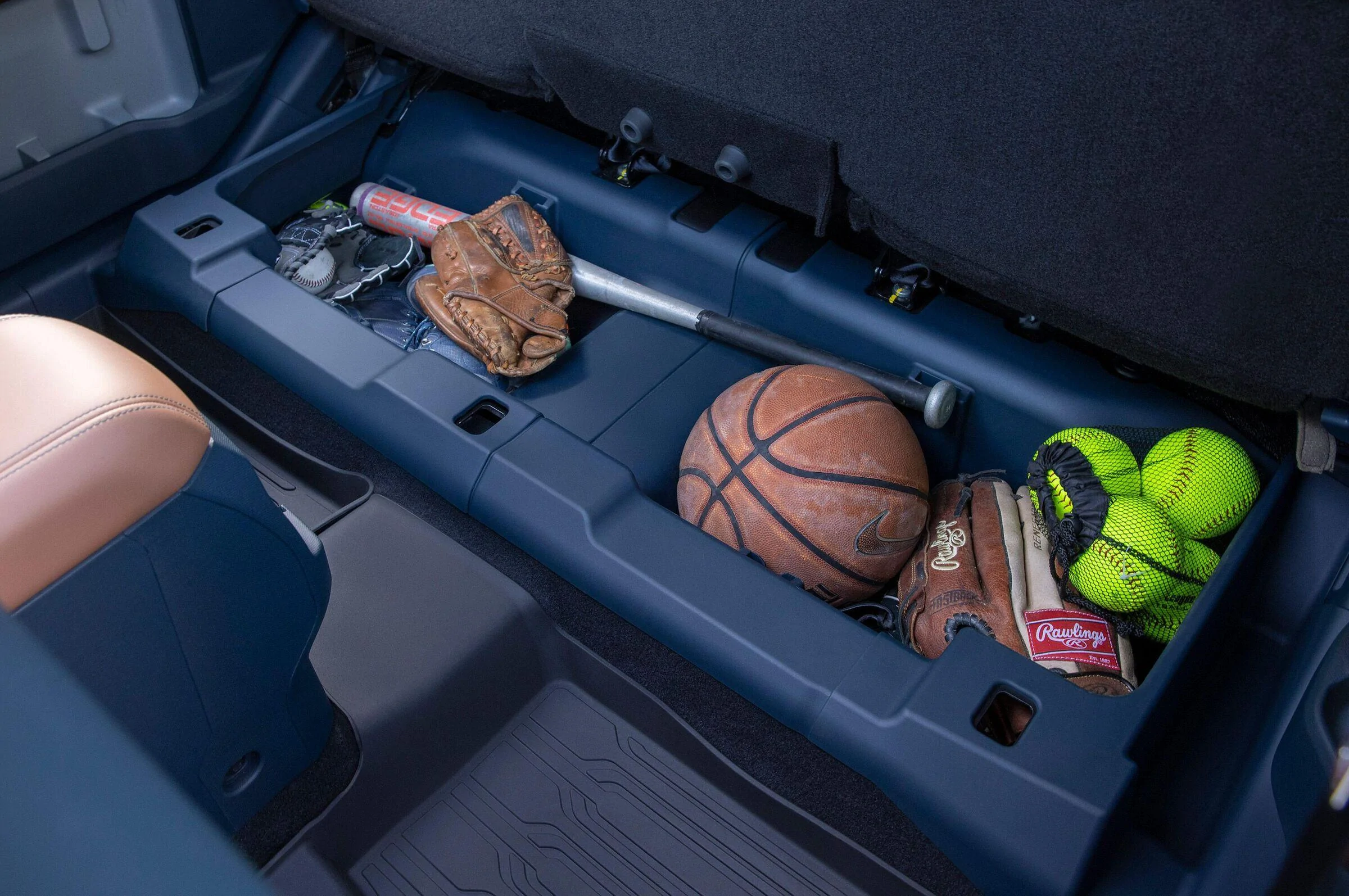 Ford Maverick Under Seat Clearance 2022-ford-maverick-22