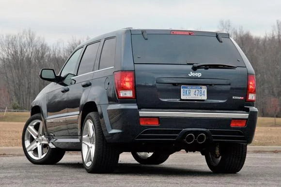 Ford Maverick PIC REQUEST:  underneath behind spare tire…NO TOW PACKAGE 006_cherokeesrt8_opt