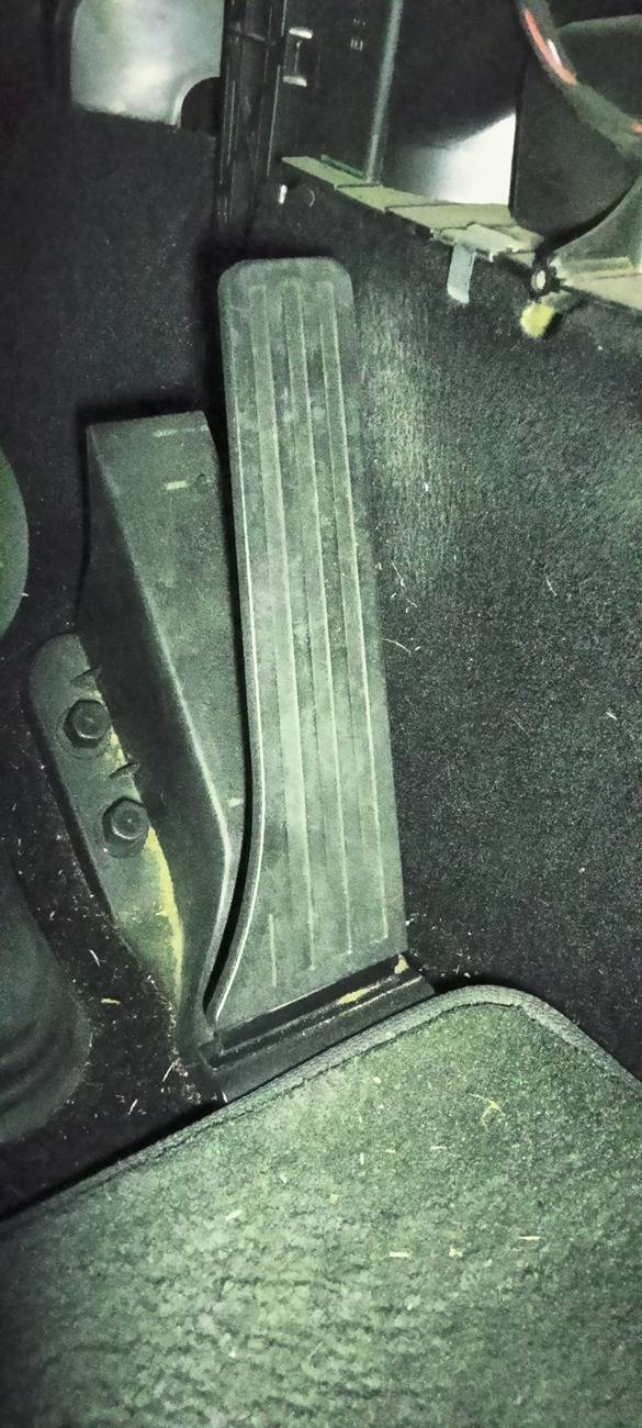Ford Maverick Gas pedal height adjustable? IMG20250409155456