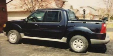 Ford Maverick Next gen Maverick should have pass through from bed to back of cab 1744564182158-6