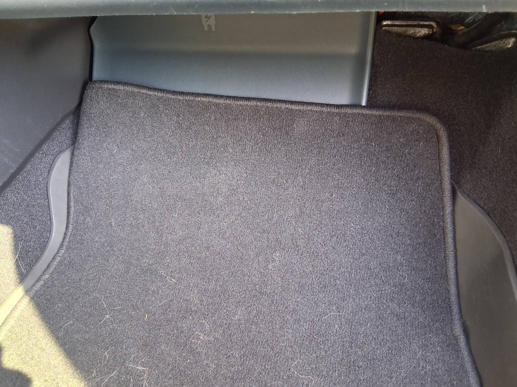 Ford Maverick Front factory mats 20250414_095057