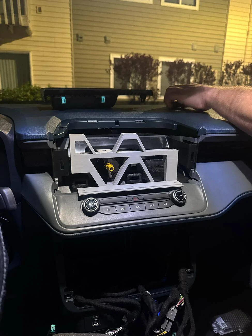 Ford Maverick Sync4 APIM and 13.2" Screen Installation Guide (Lariat Models) tempImagedwmCTa