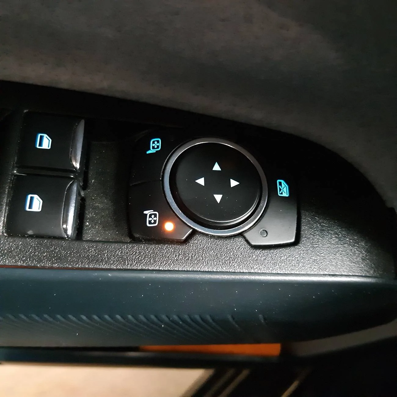 Ford Maverick Seeking XL Power Mirrors Aftermarket 20250414_100400