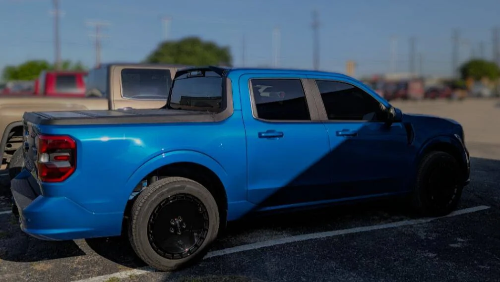 Ford Maverick Maverick Lobo 402A Velocity Blue Screenshot_20250414-140510