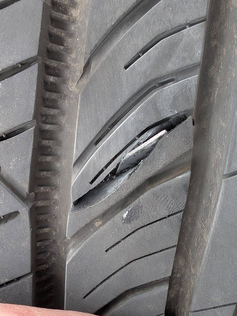Ford Maverick Got a flat.. PXL_20250416_144055260