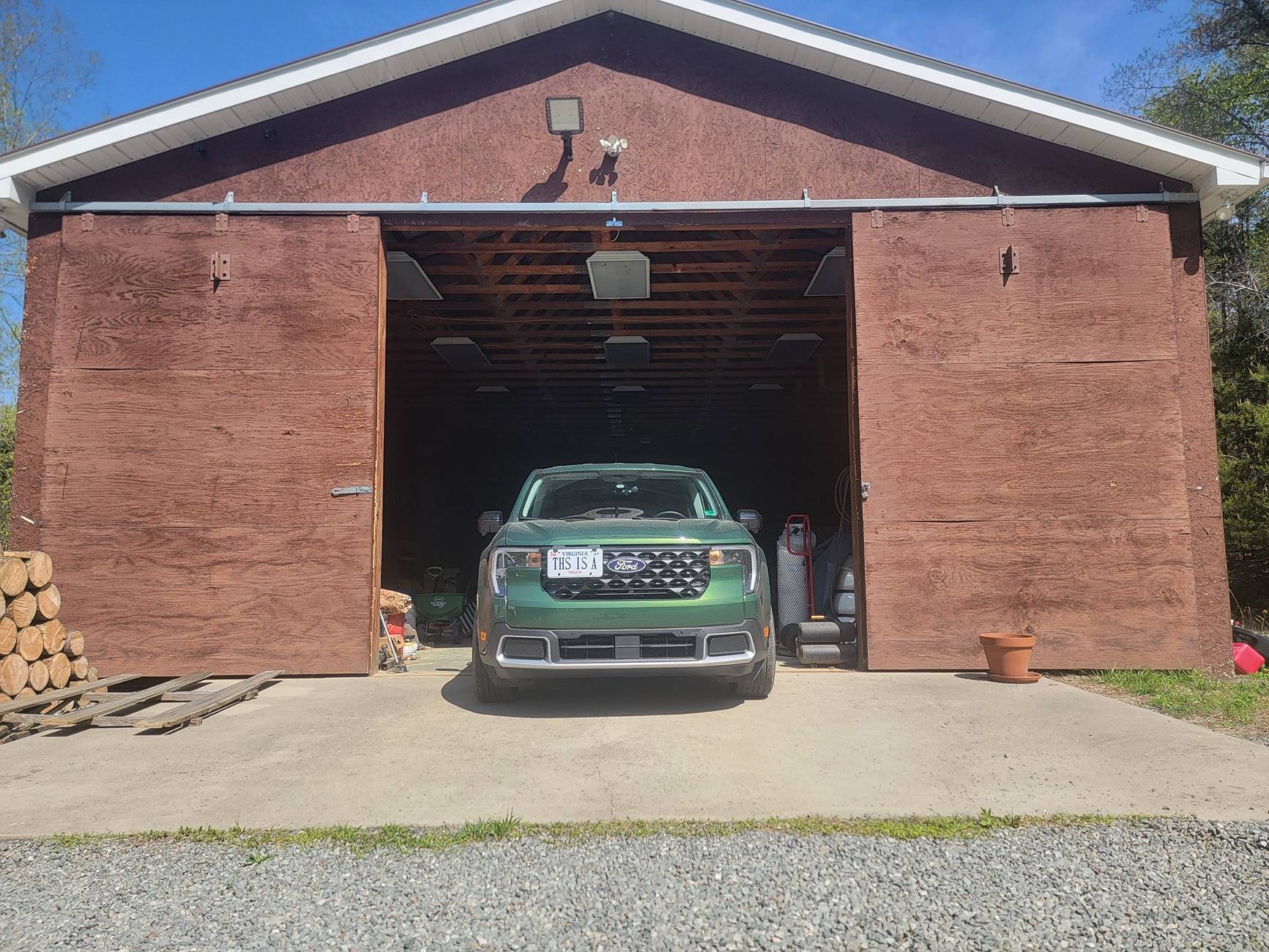 Ford Maverick Post your Maverick next to ridiculously large trucks - photos thread 20250418_111059