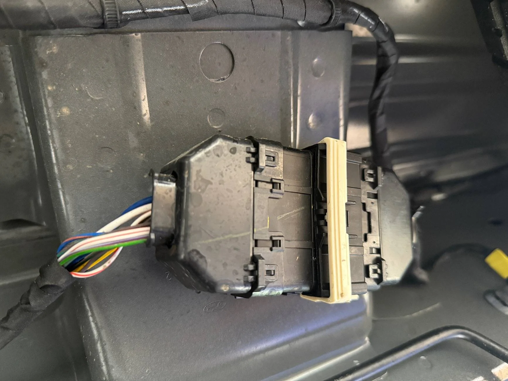 Ford Maverick 2025 XL auto lock tailgate. IMG_1111