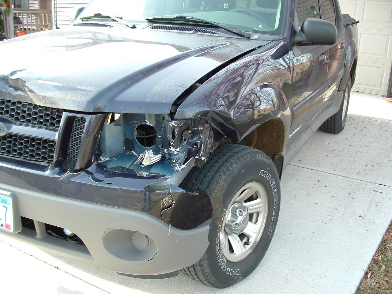 Ford Maverick 2025 Lariat bites a deer 2004_1204Truckdeer0018.JPG