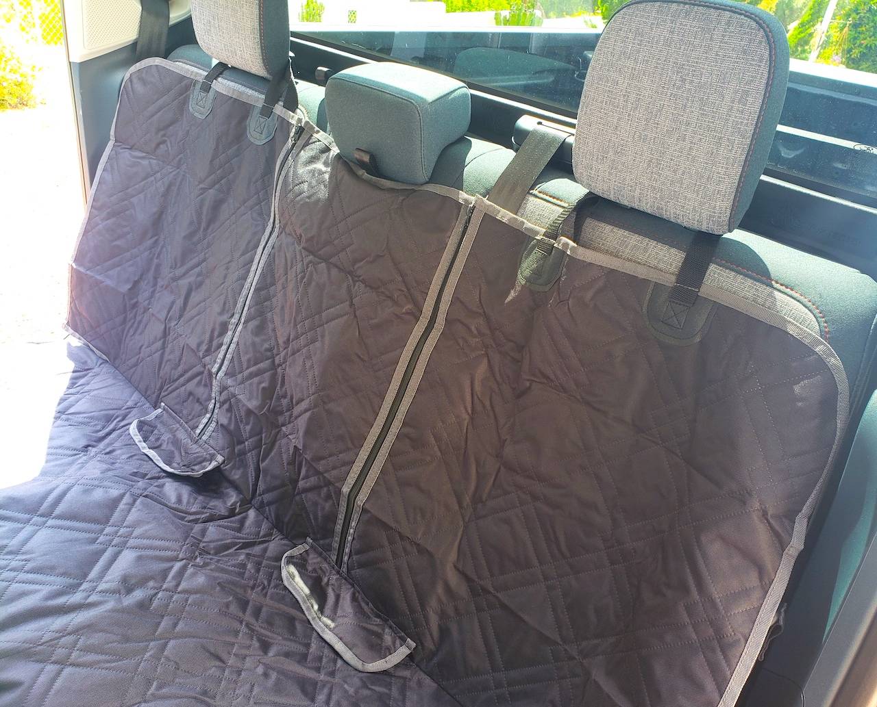 Ford Maverick Dog Cover for Rear Seat installed 20250427_151659