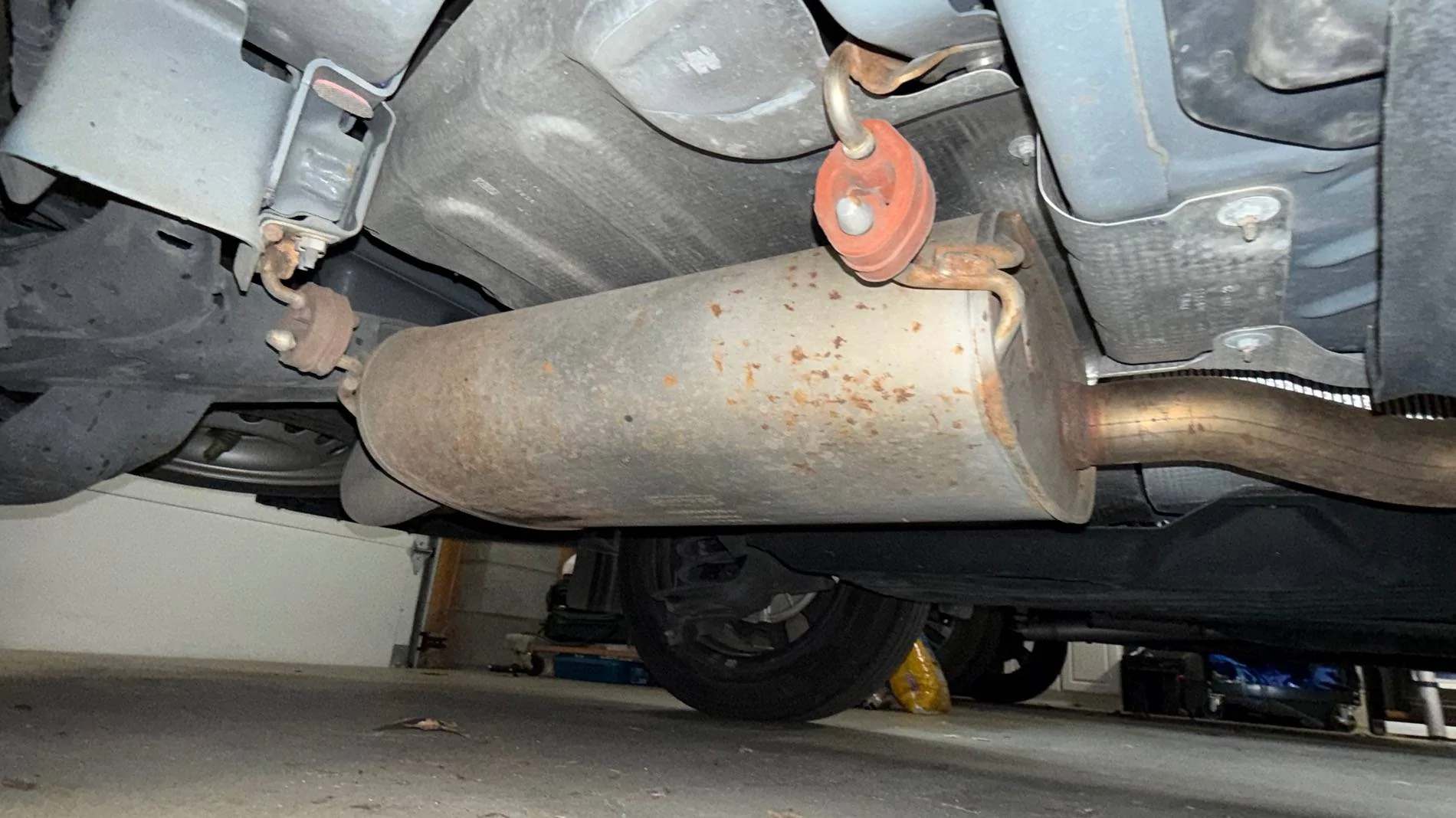Ford Maverick Rust on Exhaust - Black sludge on Garage Floor IMG_8592