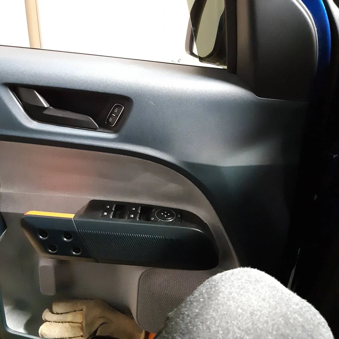 Ford Maverick Door pocket lips are too Small 20250502_100711