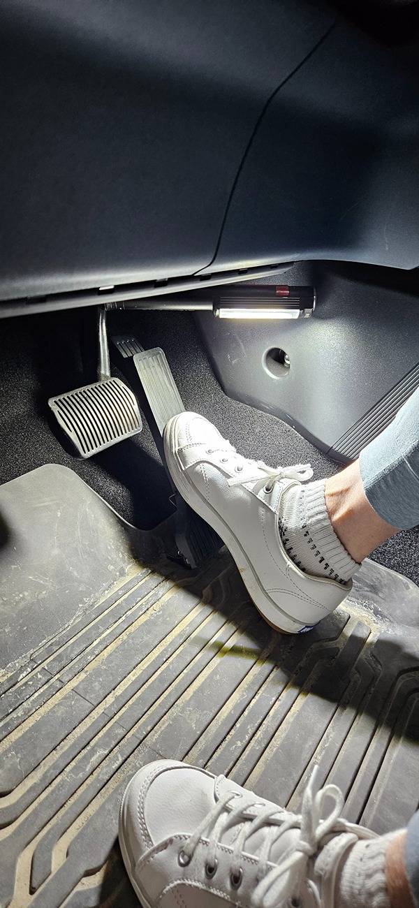 Ford Maverick Gas pedal height adjustable? 20250501_155353