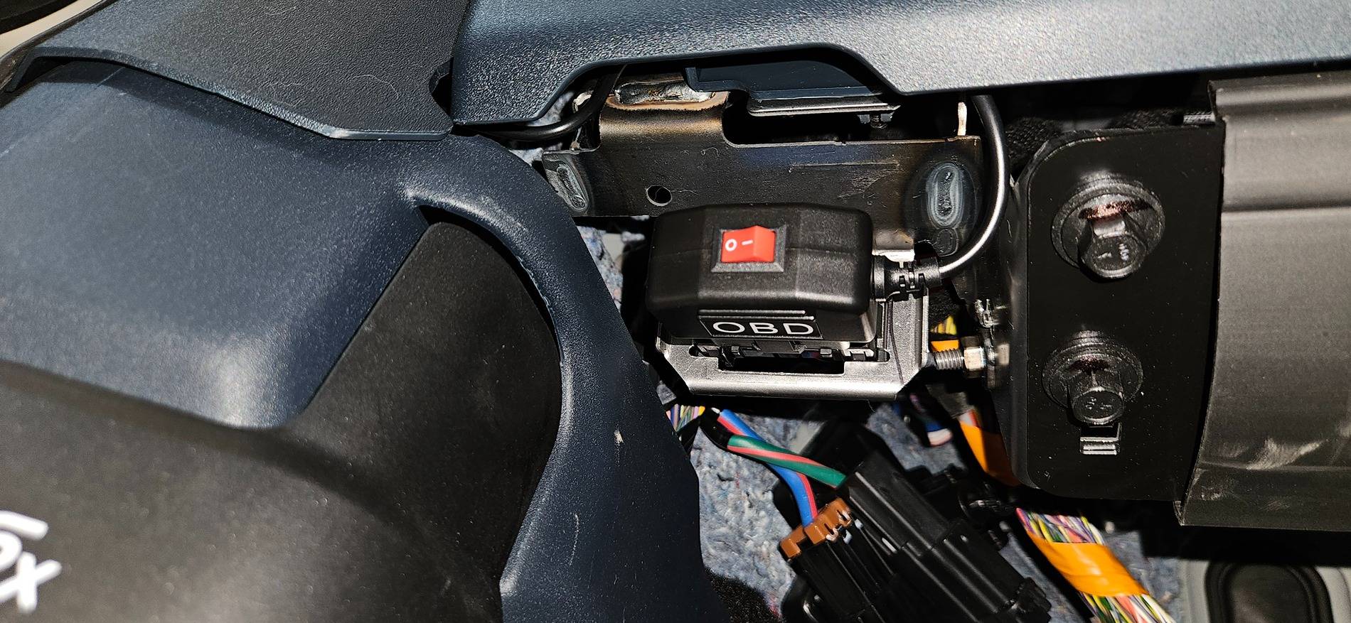 Ford Maverick Can a Rexing R 4 Plus Dash Cam Be Installed on a 2025 Lariat? 20250502_201506