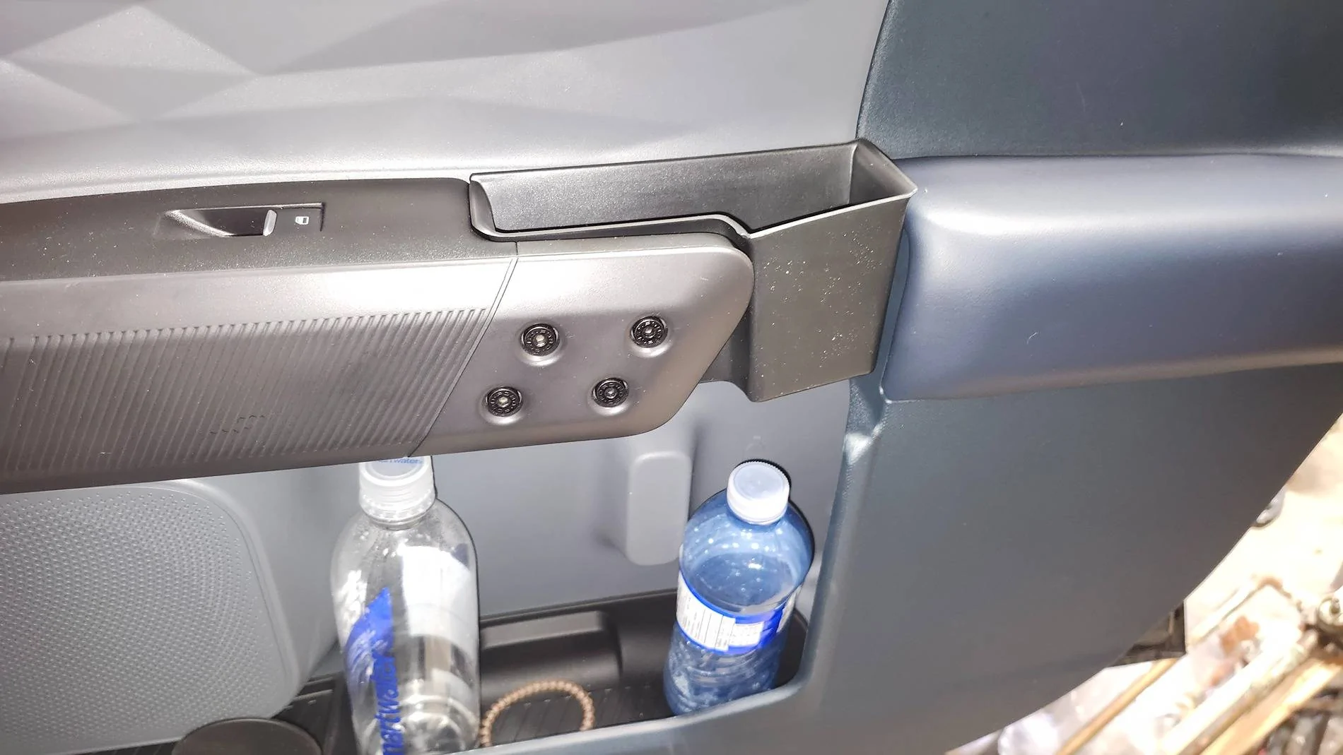 Ford Maverick Mabett door handle storage/center console armrest cover installed 20250504_110301