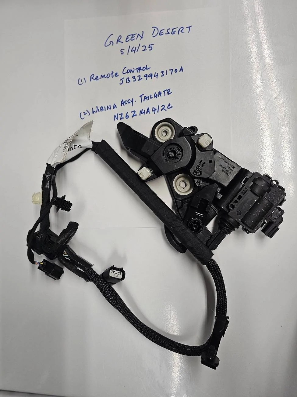 Ford Maverick Maverick XL Tailgate OEM remote control and harness - $90 shipped 20250504_222549