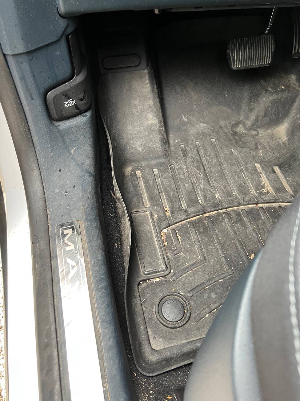 Ford Maverick Floor mats for a Maverick must be hard to get correct. - dealer issues IMG_1424