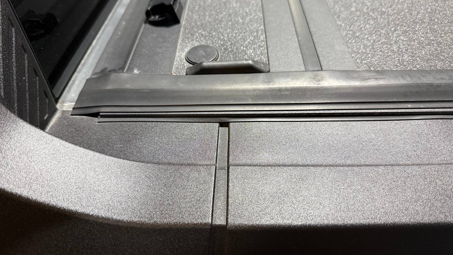 Ford Maverick 2025 Maverick Factory Tri Fold leaking IMG_7720