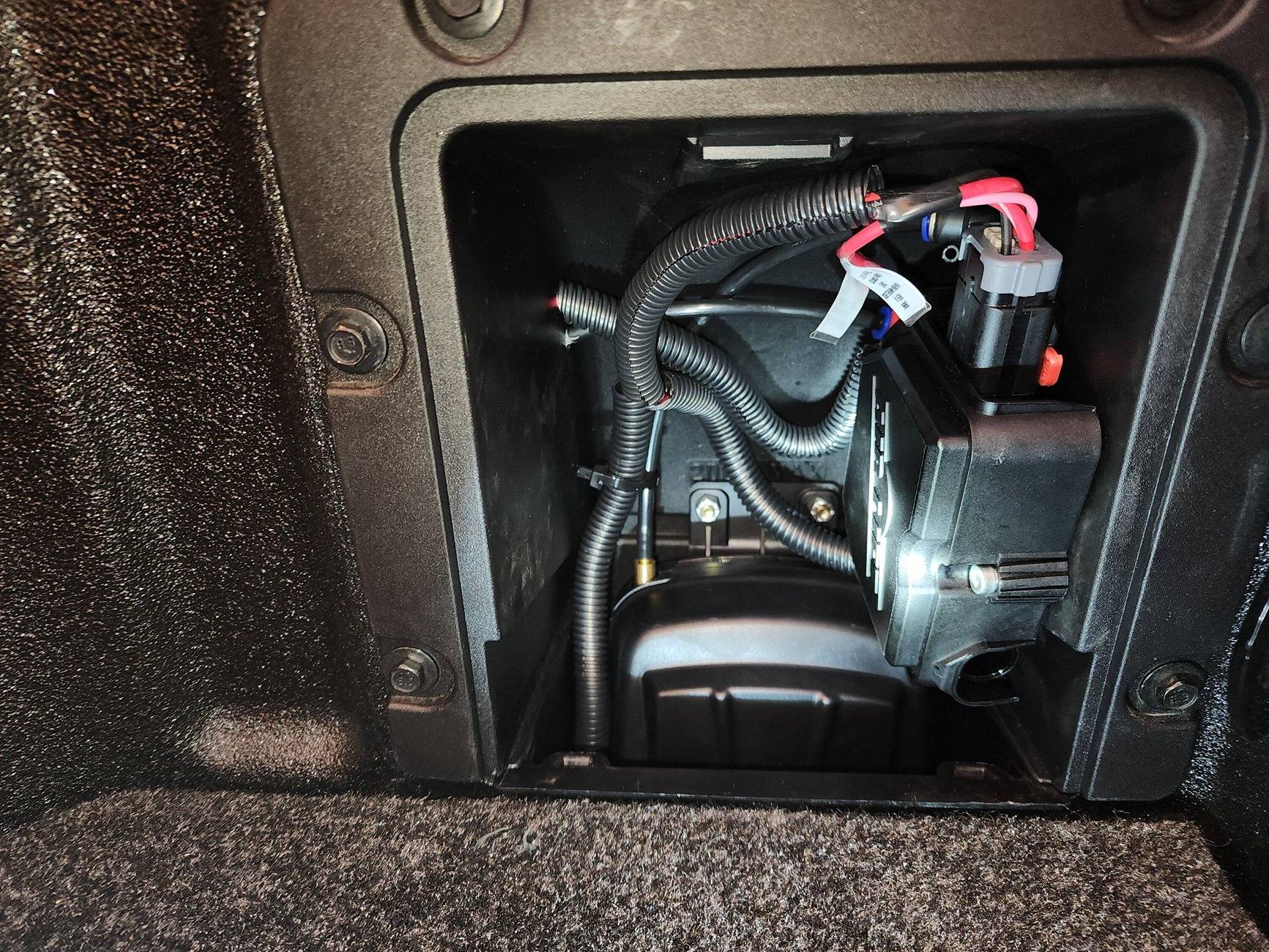 Ford Maverick 2025 AWD hybrid Maverick - air bag suspension and compressor(s) install. Airlift compressor 2